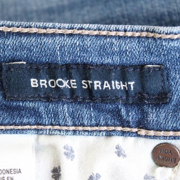 LUCKY BRAND Brooke Straight Jeans in Mid Wash Size 6 - Picture 8 of 10